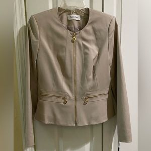 Calvin Klein - Brand New Cream Blazer and Matching Pants Size 4